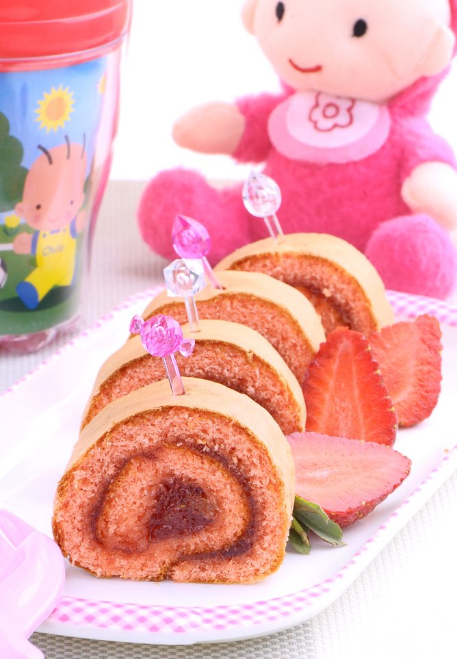 Roll Cake With Strawberry Jam Recipe